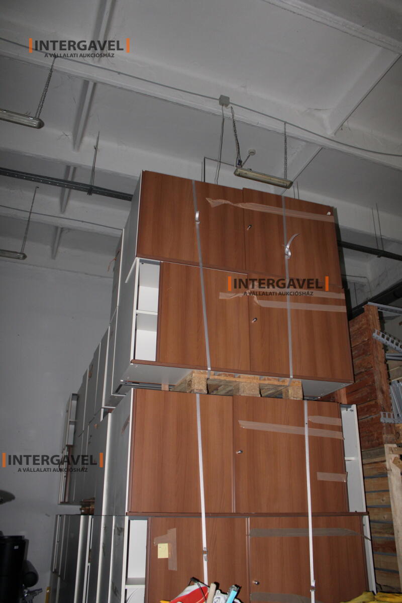 Polcos szekrény (tolóajtós-barna-750 mm magas)