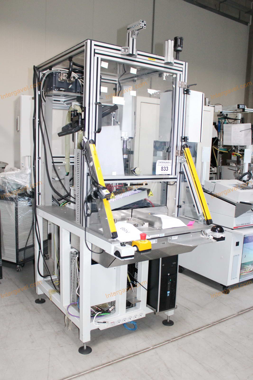 Bontott szerelő munkahely Mitsubishi RH-6FH5520-D1-S15 robottal 3