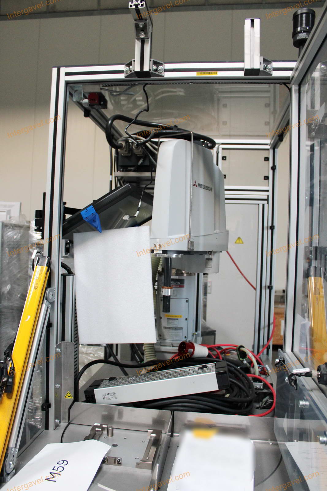 Bontott szerelő munkahely Mitsubishi RH-6FH5520-D1-S15 robottal 7