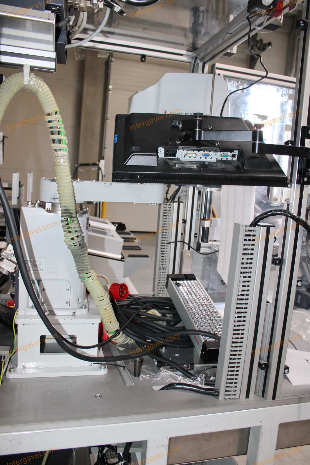 Bontott szerelő munkahely Mitsubishi RH-6FH5520-D1-S15 robottal 8