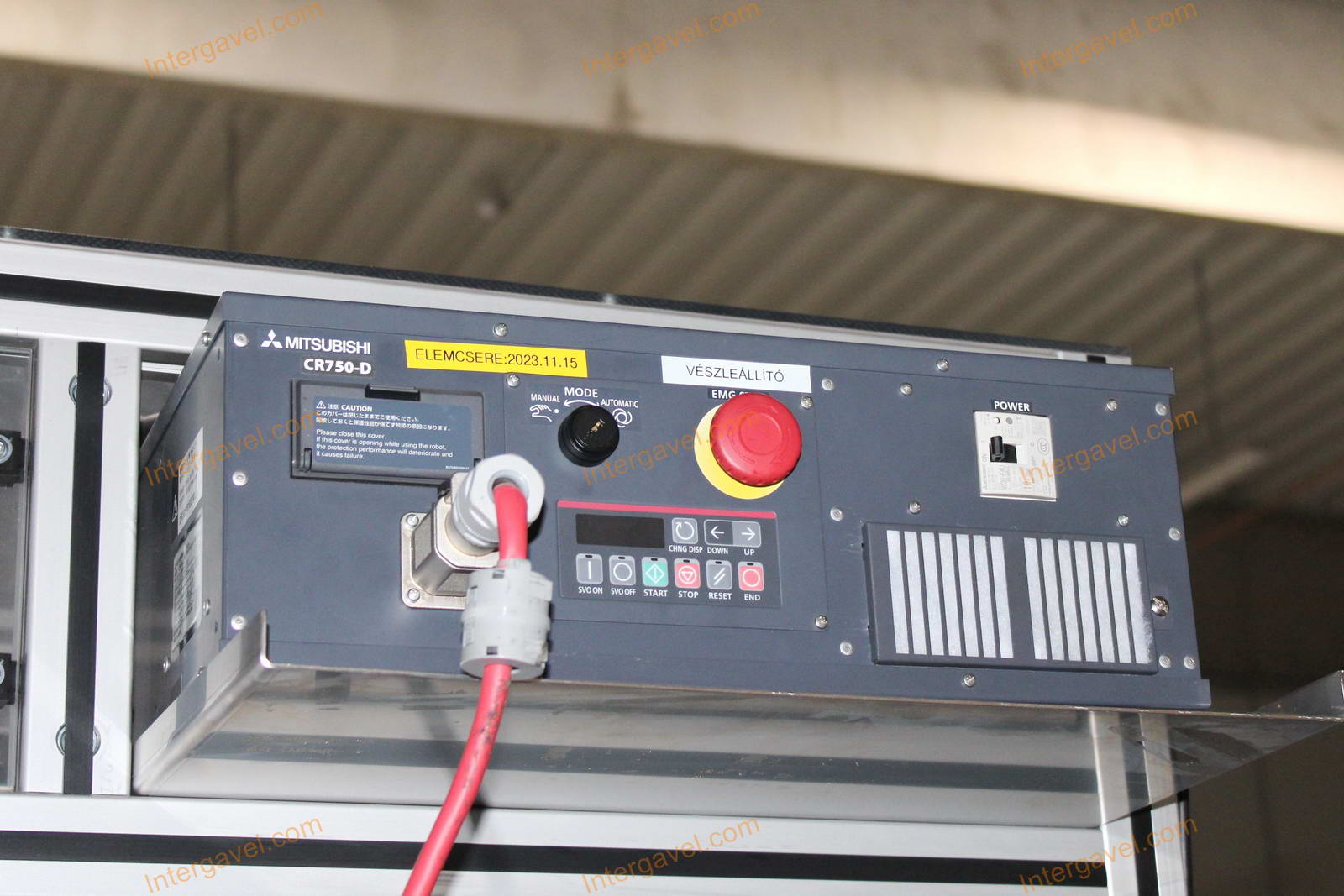 Bontott szerelő munkahely Mitsubishi RH-6FH5520-D1-S15 robottal 13