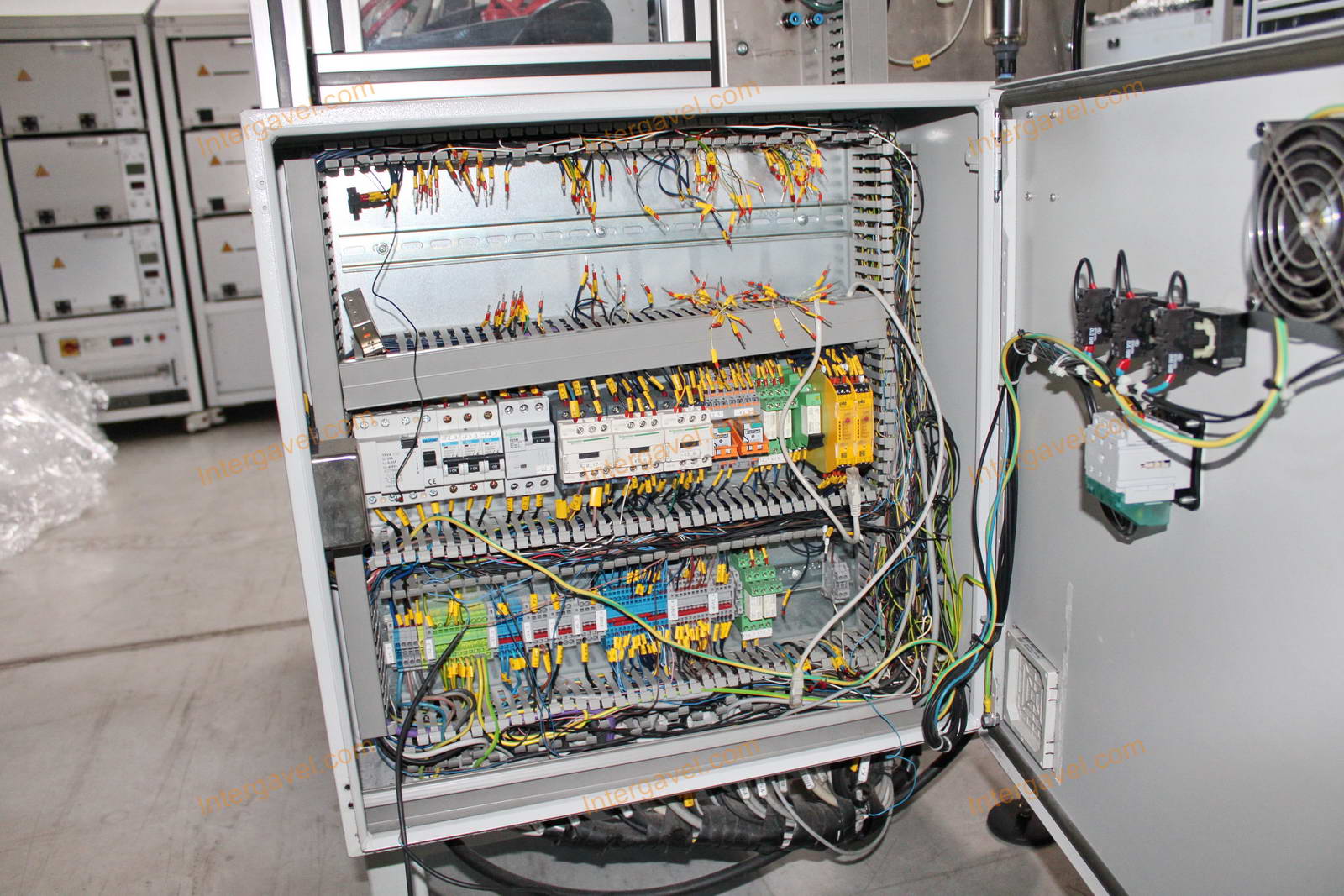 Bontott szerelő munkahely Mitsubishi RH-6FH5520-D1-S15 robottal 16