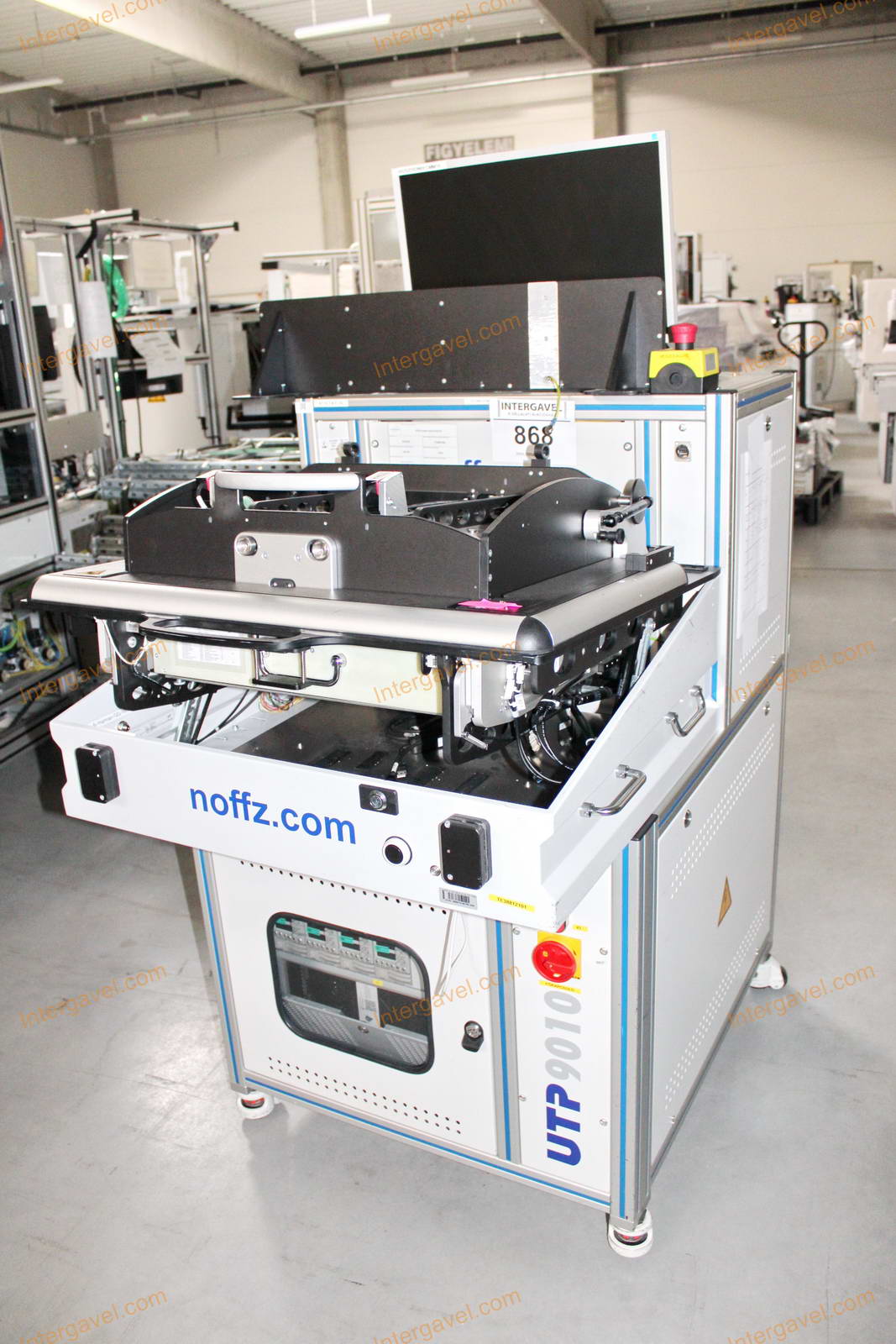 Bontott teszt szekrény