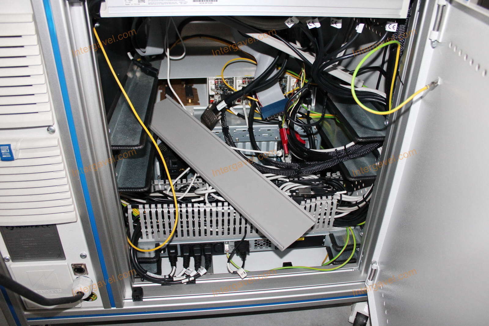 Bontott teszt szekrény 12