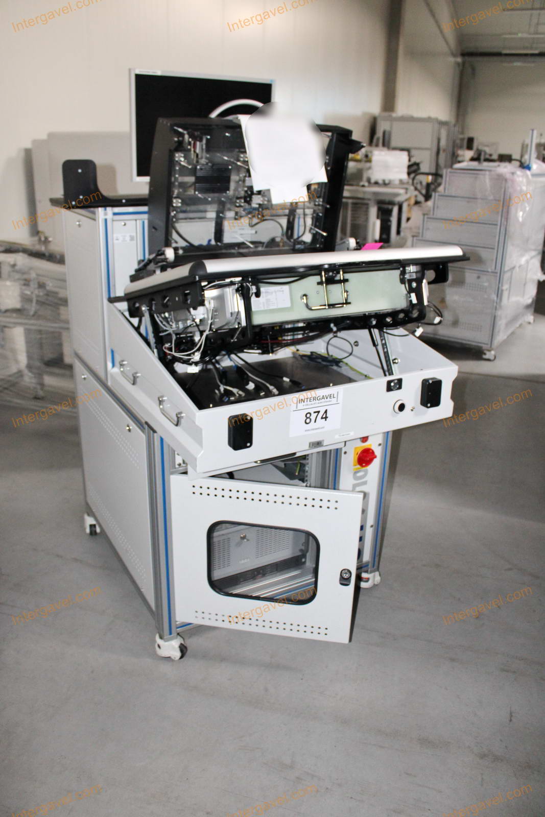 Bontott teszt szekrény