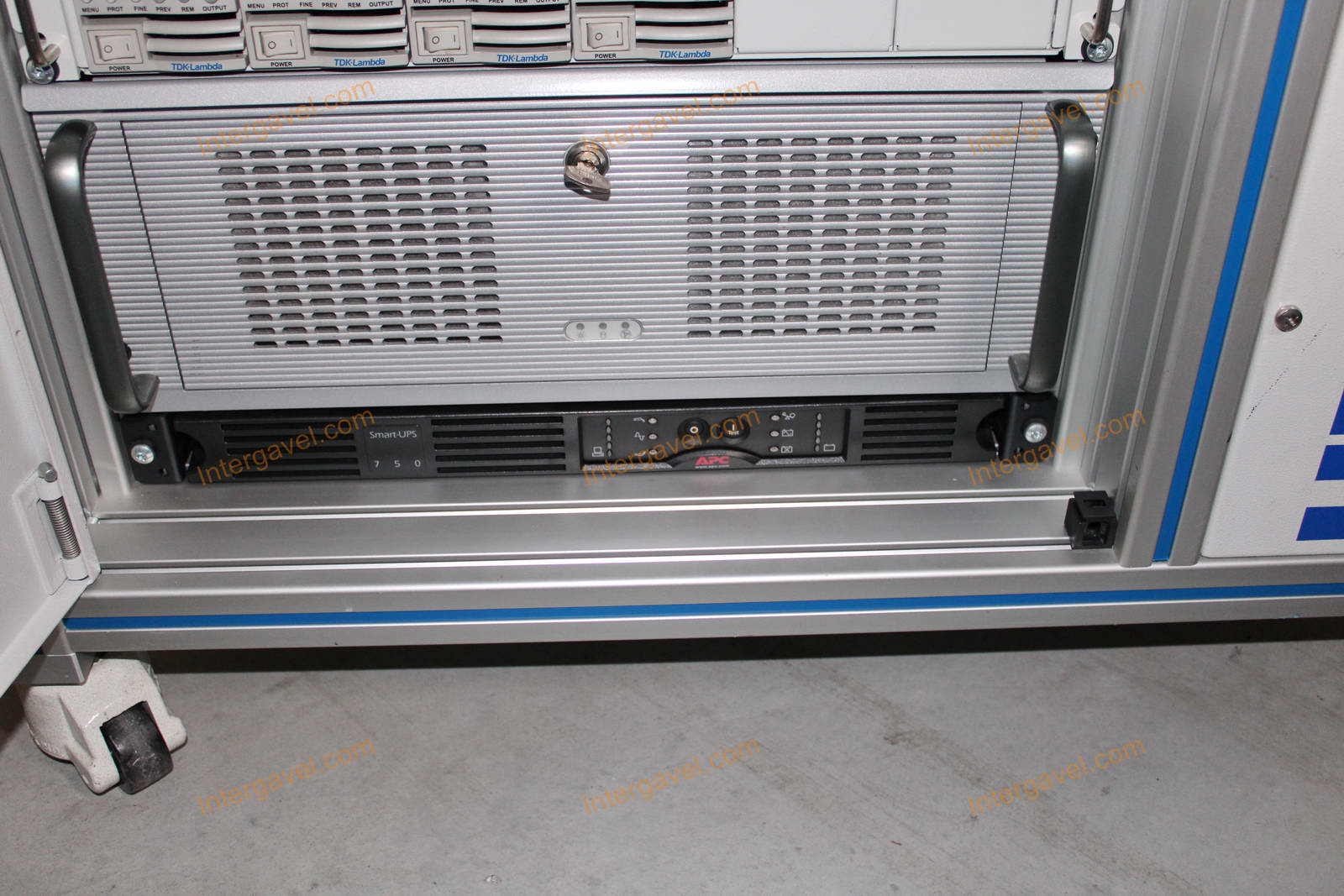 Bontott teszt szekrény 4