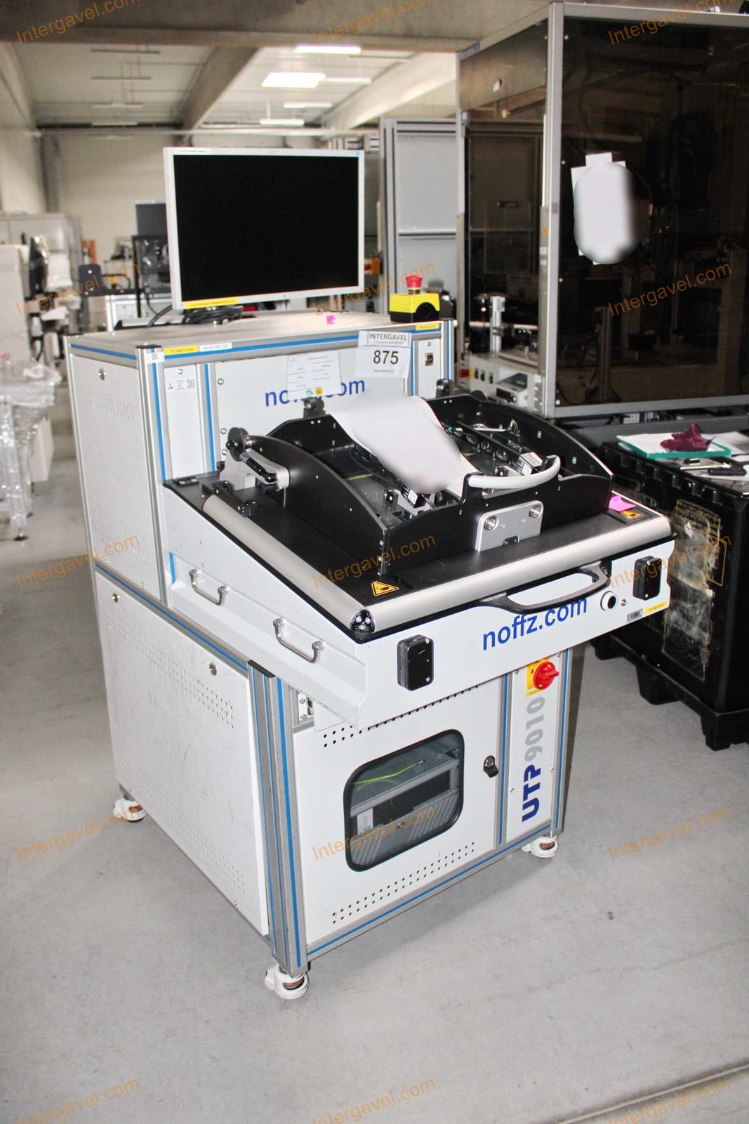 Bontott teszt szekrény