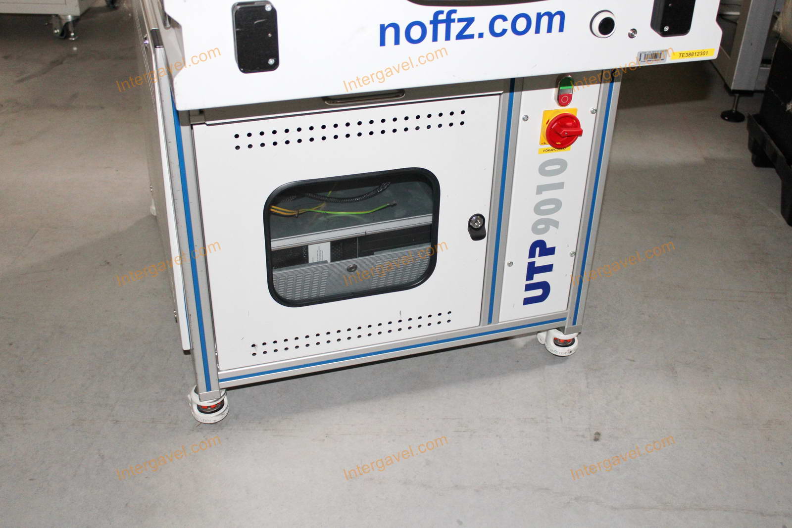 Bontott teszt szekrény 2