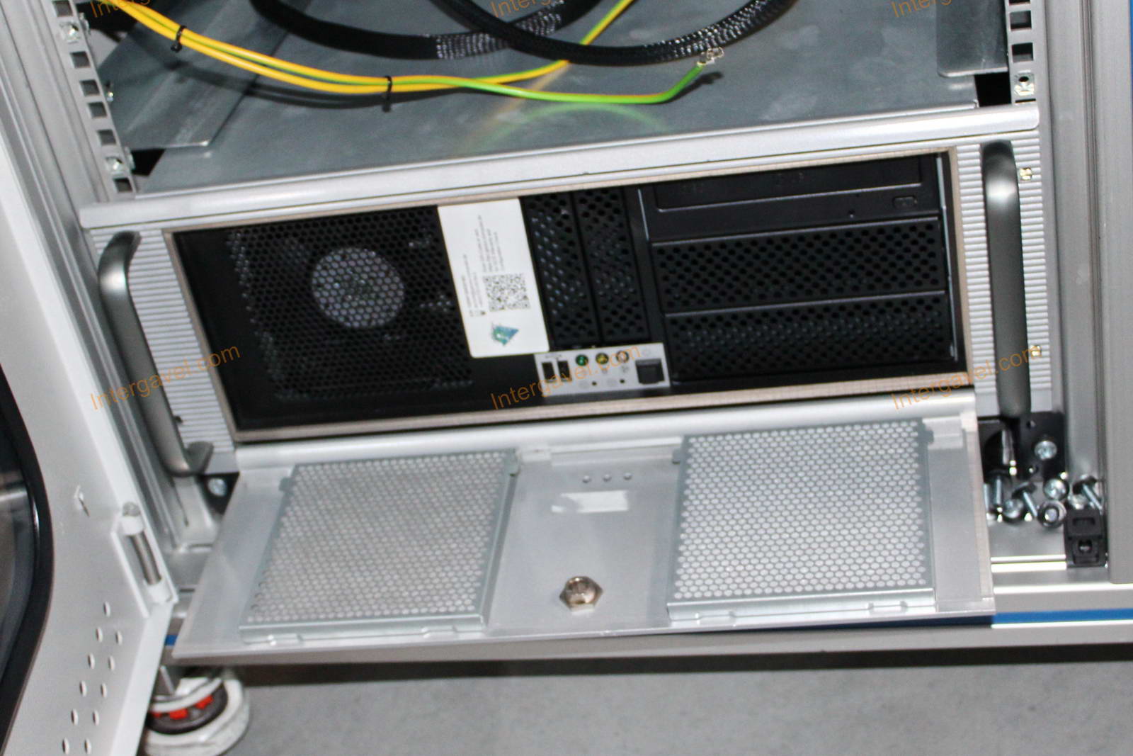 Bontott teszt szekrény 3