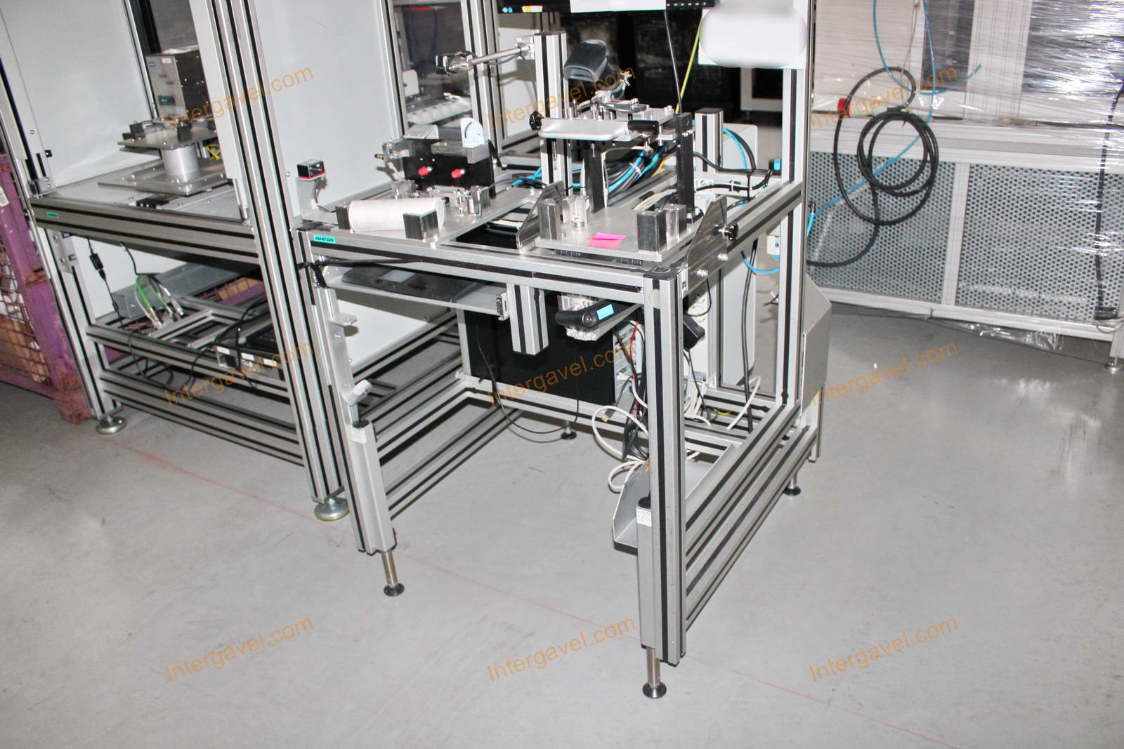 Bontott szerelő munkahely 2