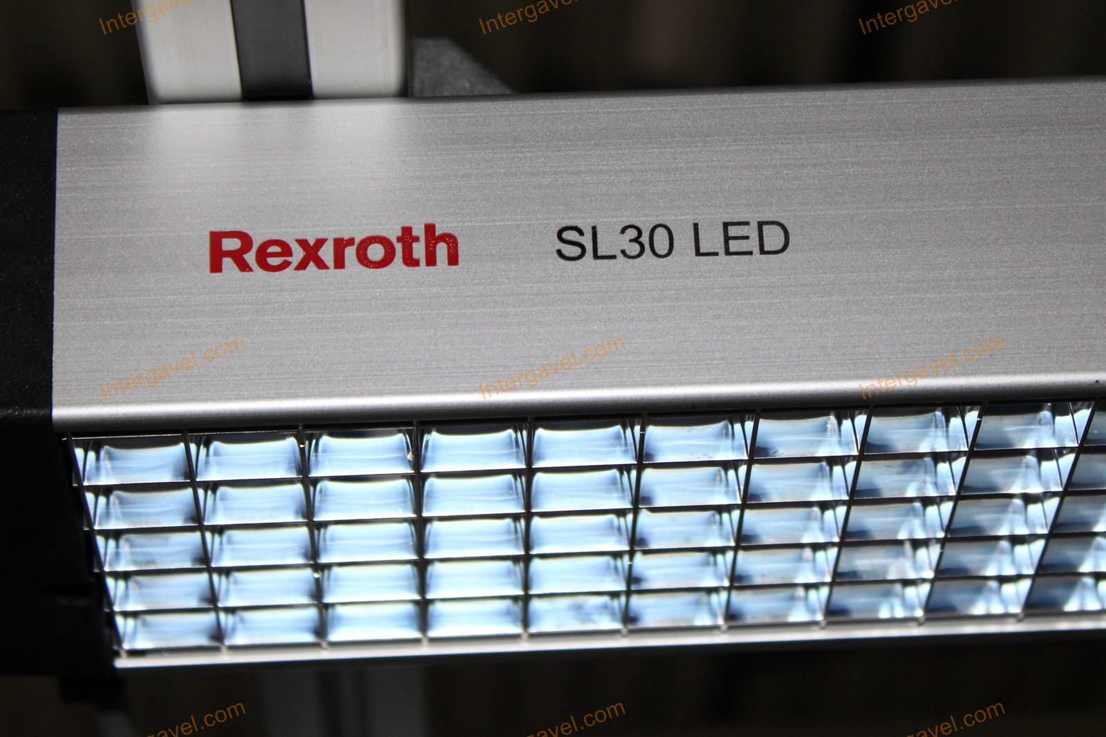 Bontott szerelő munkahely 8