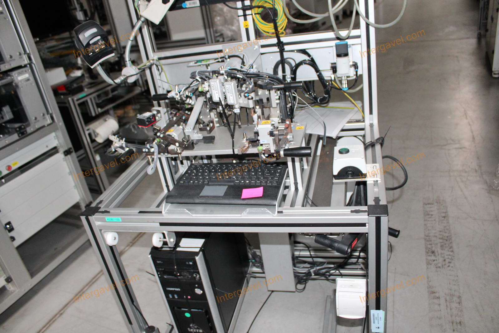 Bontott szerelő munkahely 5