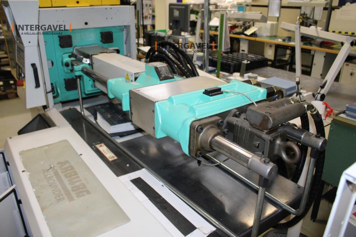 Műanyag fröccsöntőgép 16