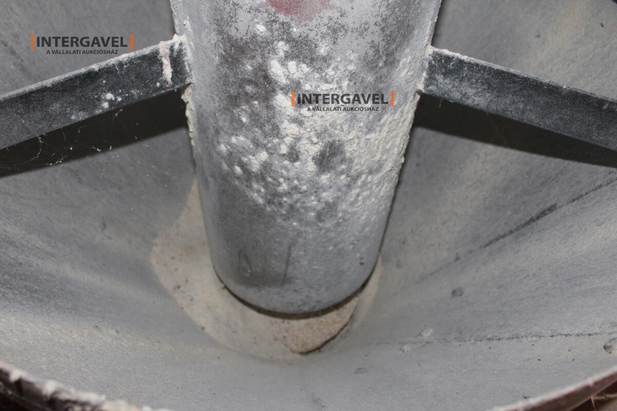 Takarmánykeverő - Bábolna 11