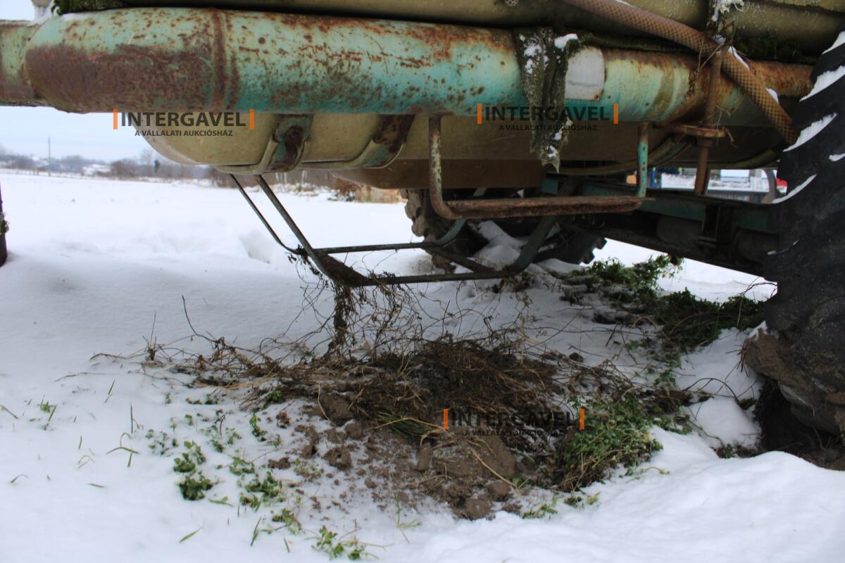 Vontatott 1000 l tartály 12