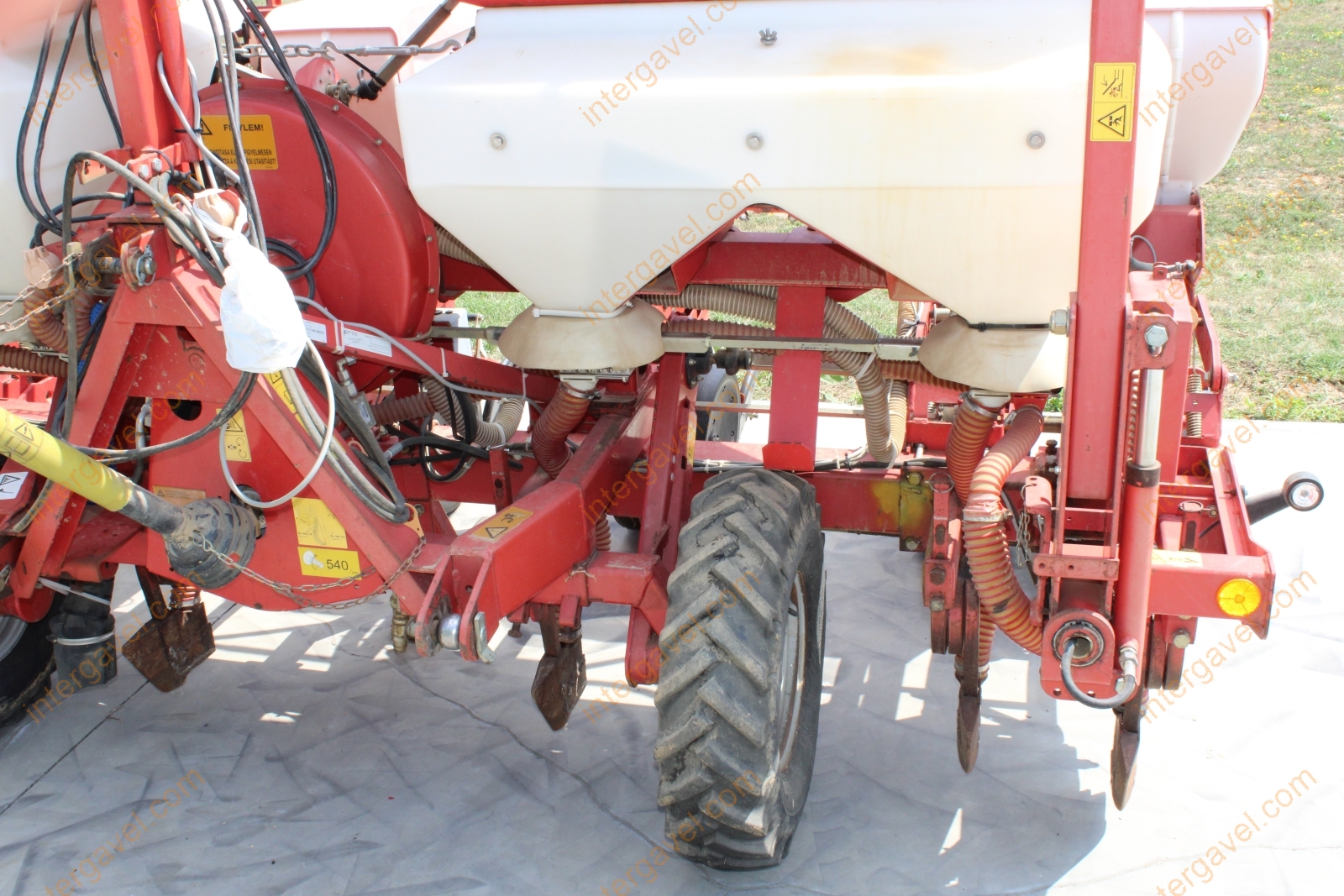 Szemenkénti vetőgép - Kverneland 9