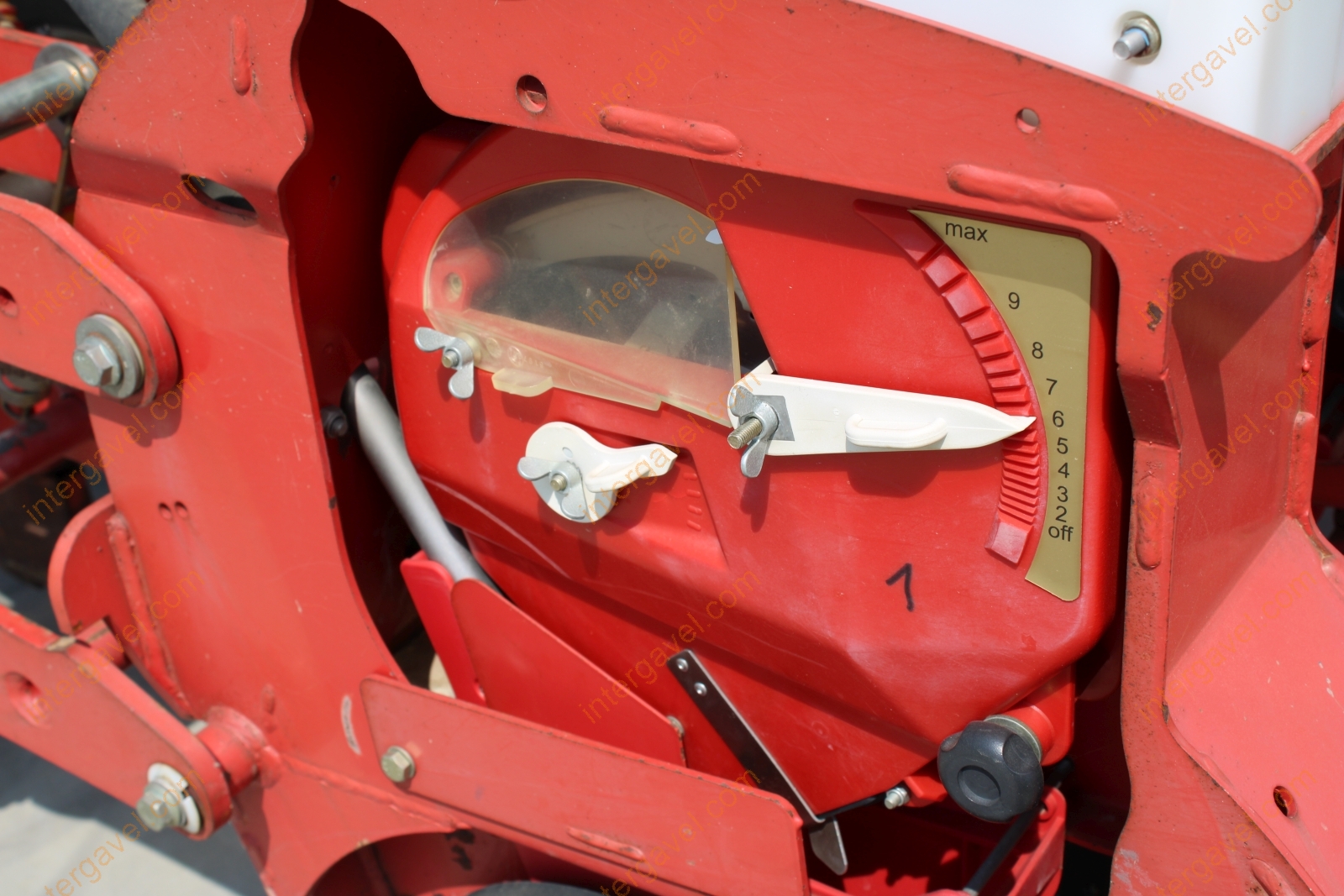 Szemenkénti vetőgép - Kverneland 13