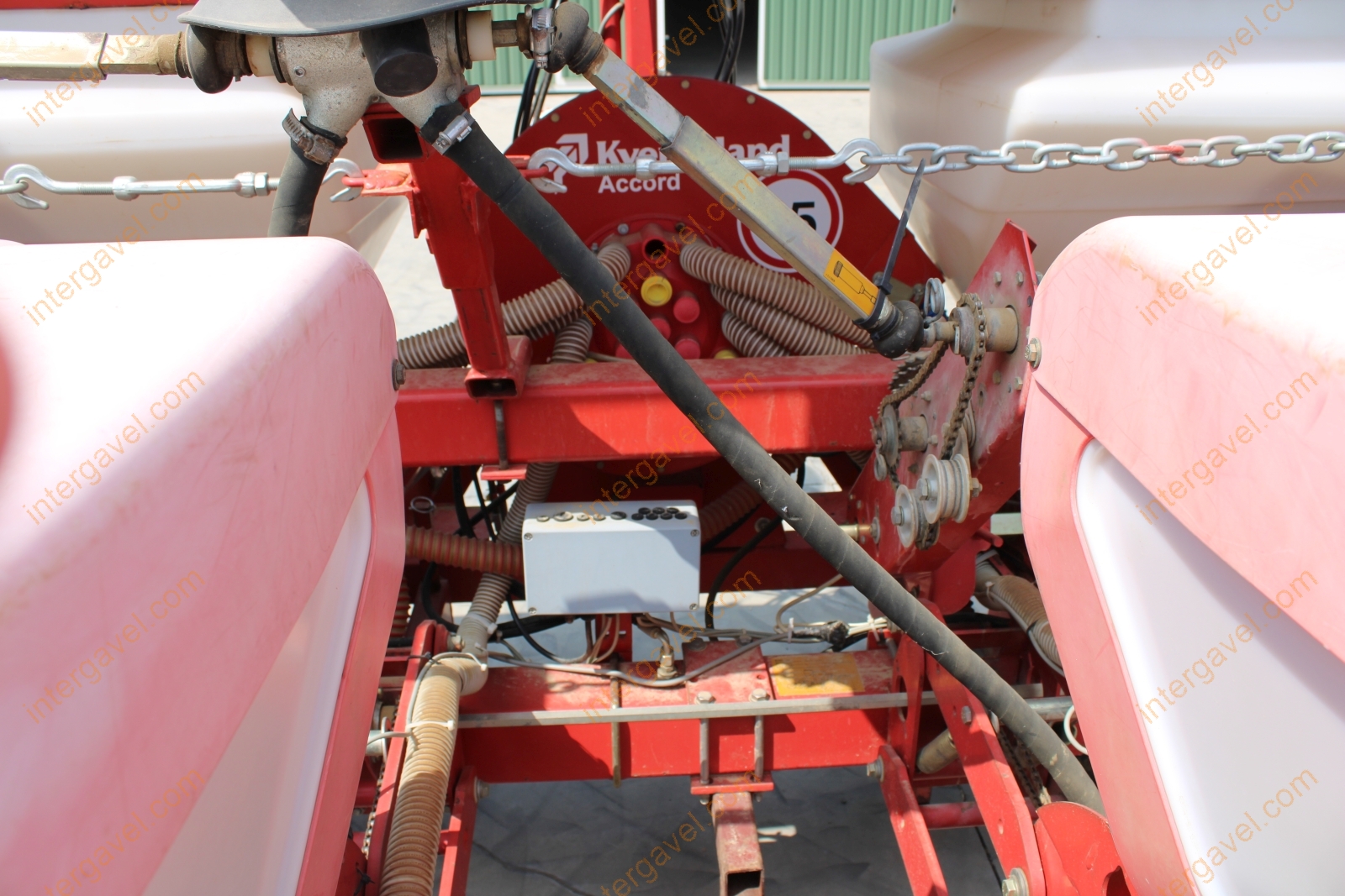 Szemenkénti vetőgép - Kverneland 16