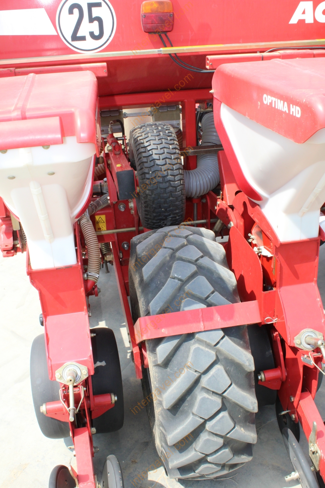 Szemenkénti vetőgép - Kverneland 16