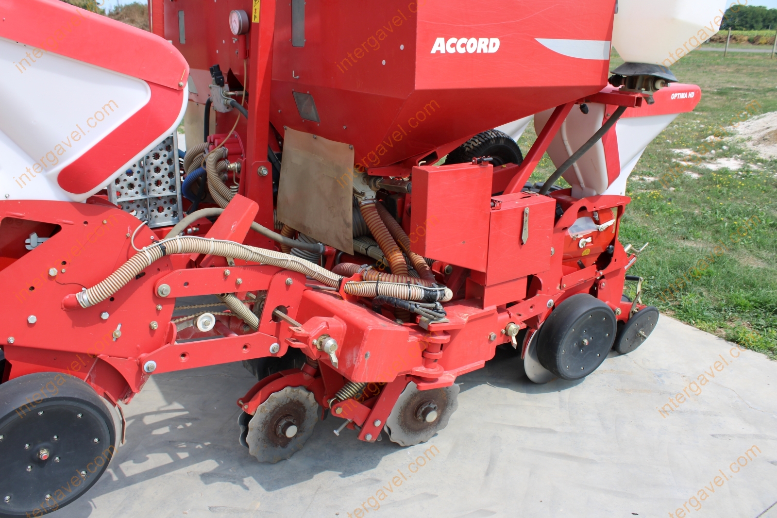 Szemenkénti vetőgép - Kverneland 19