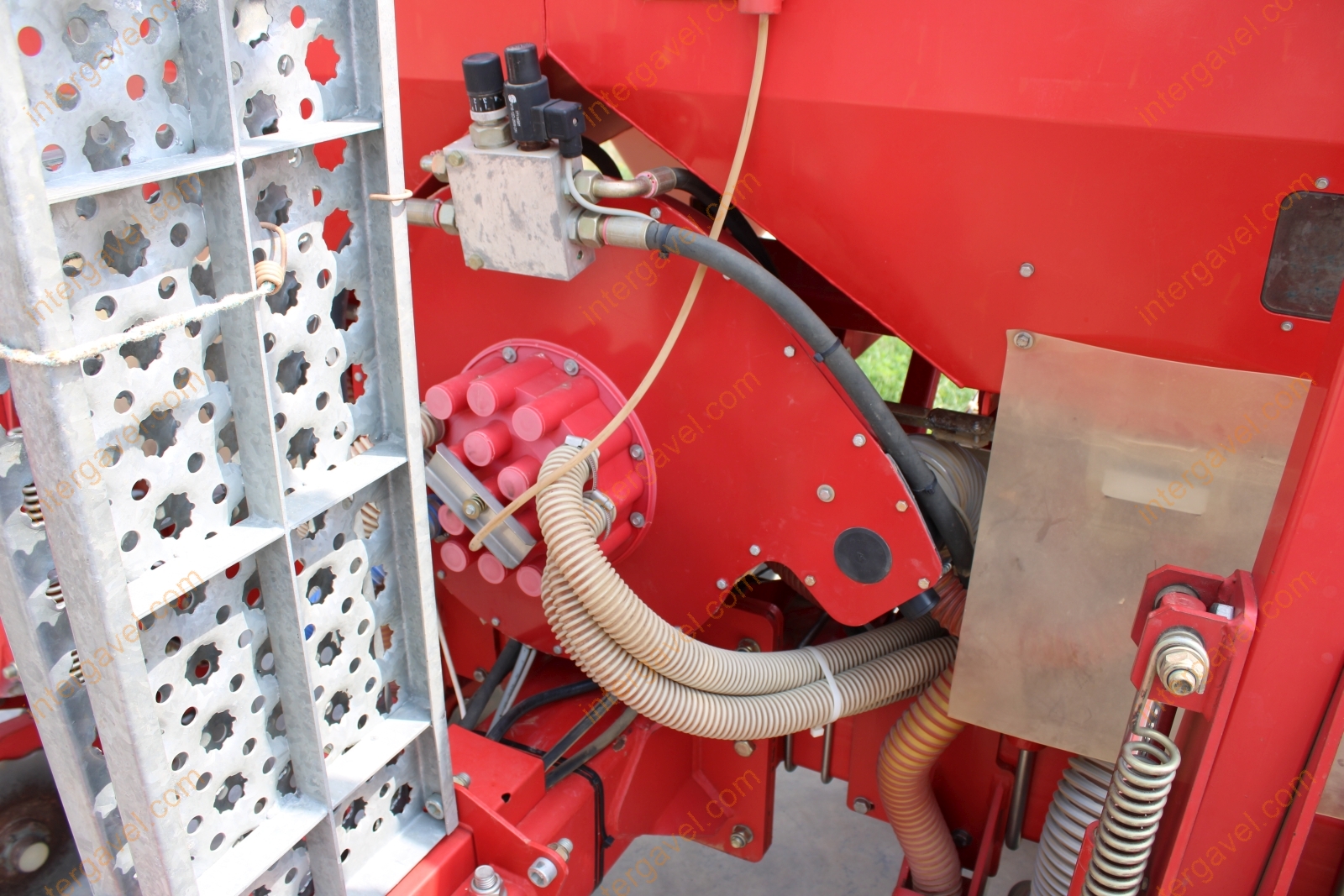 Szemenkénti vetőgép - Kverneland 21