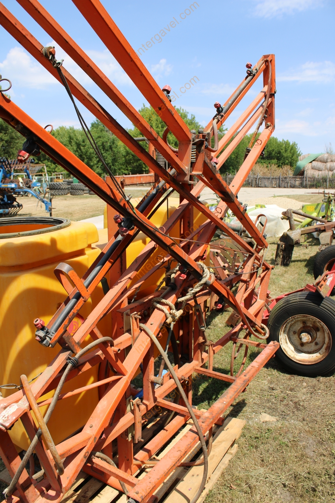 Permetező tartály 11