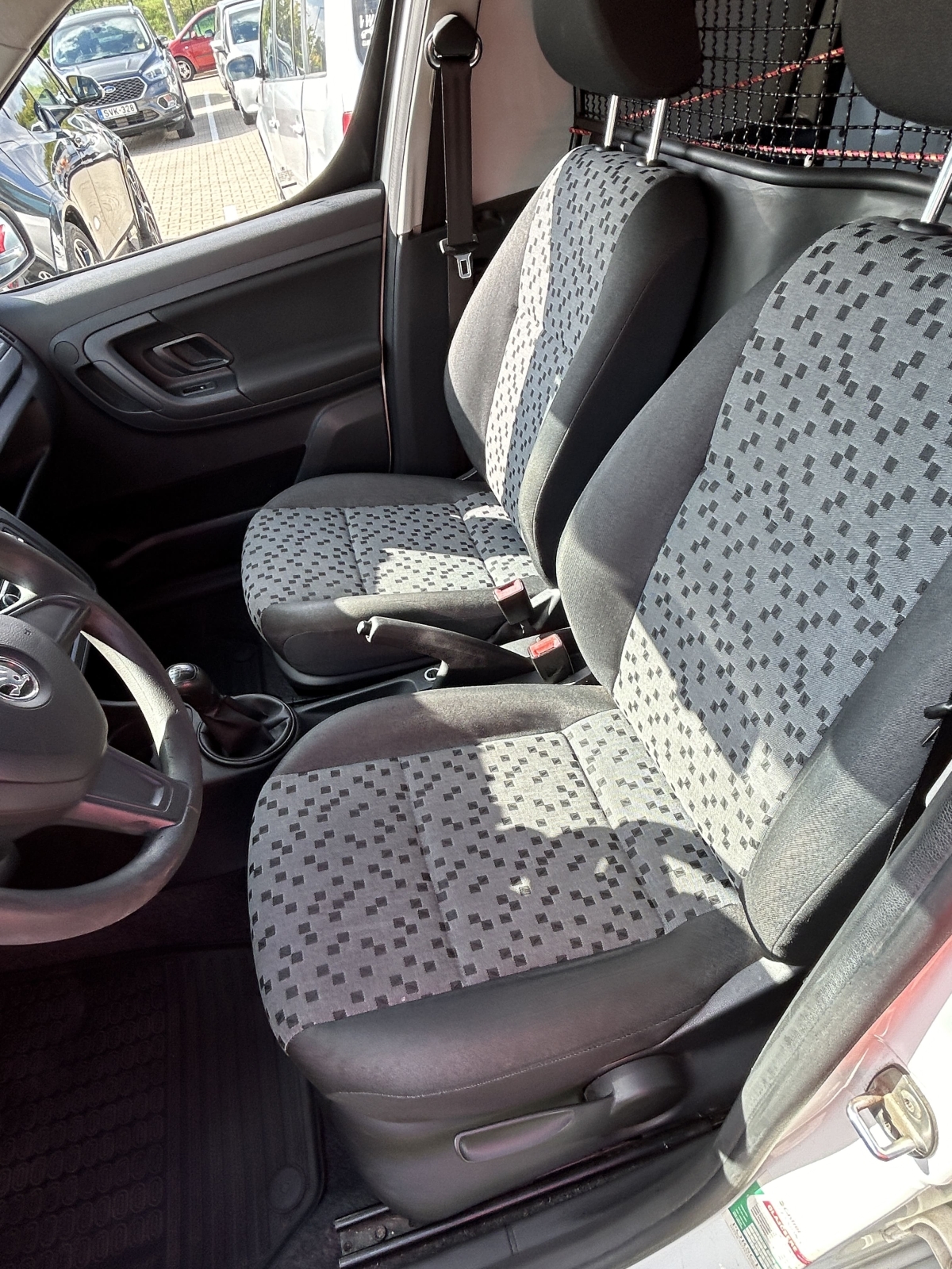 Skoda Praktik kisteherautó 8