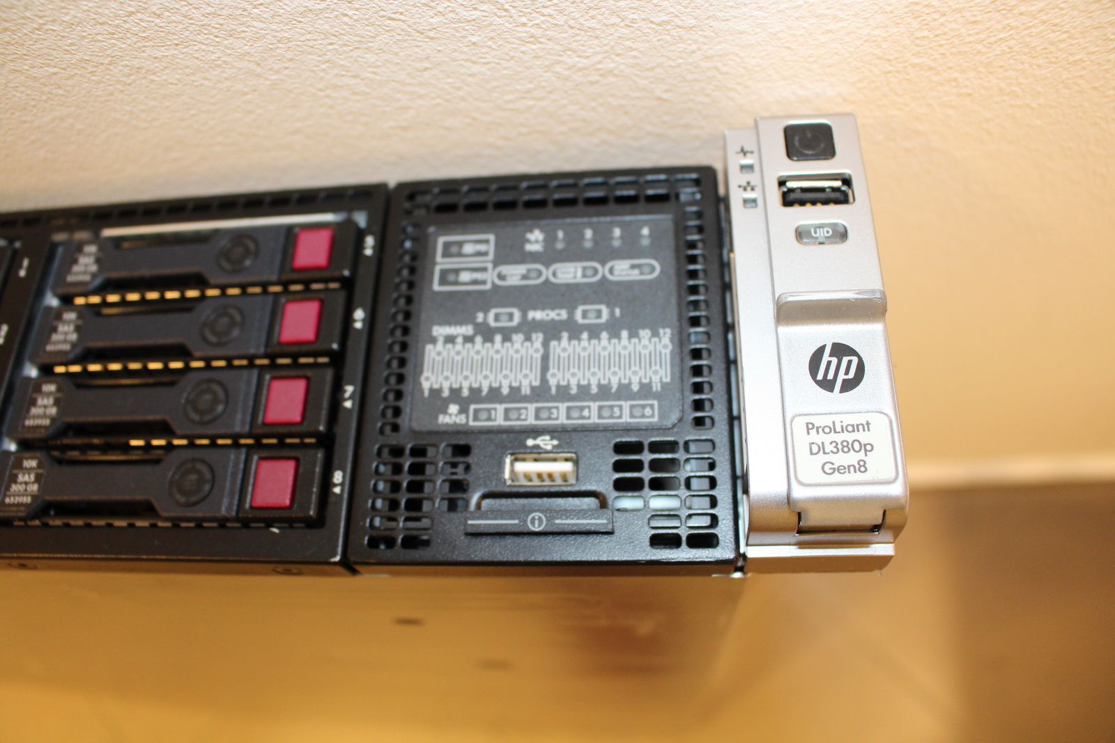 Szerver ( HP ProLiant DL380p Gen8) 4