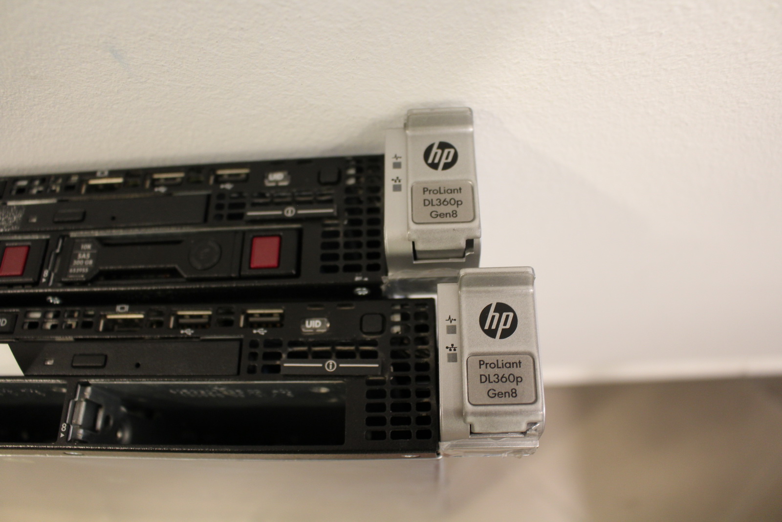 Szerver (HP ProLiant DL360p Gen8) 4