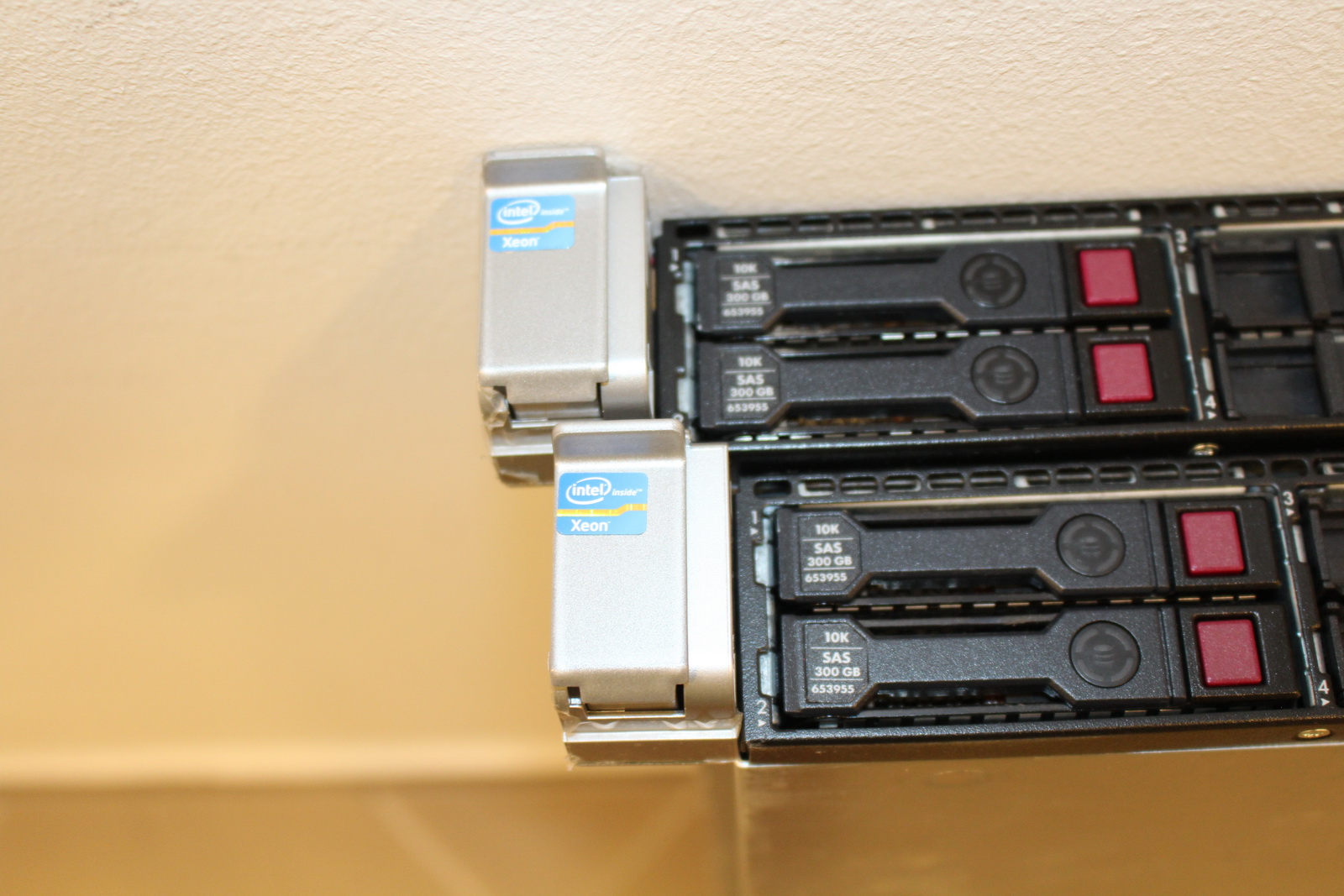 Szerver (HP ProLiant DL360p Gen8) 9