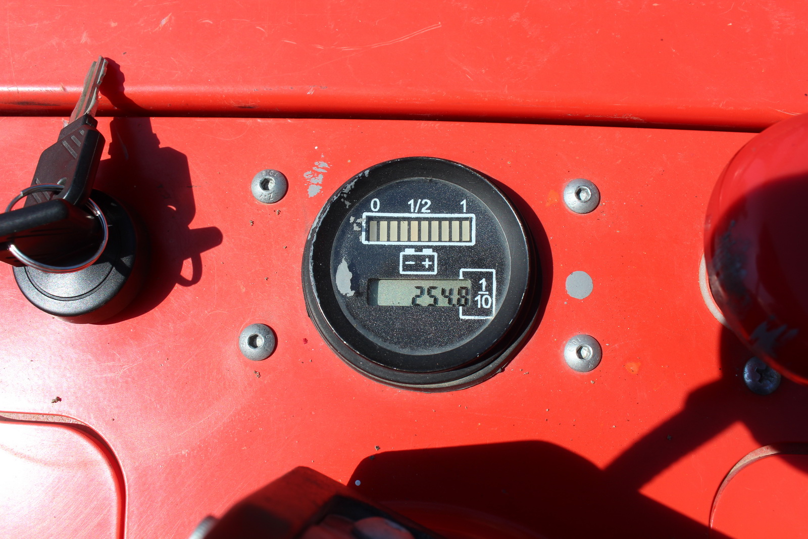 Gyalogkíséretű magasemelésű targonca 3