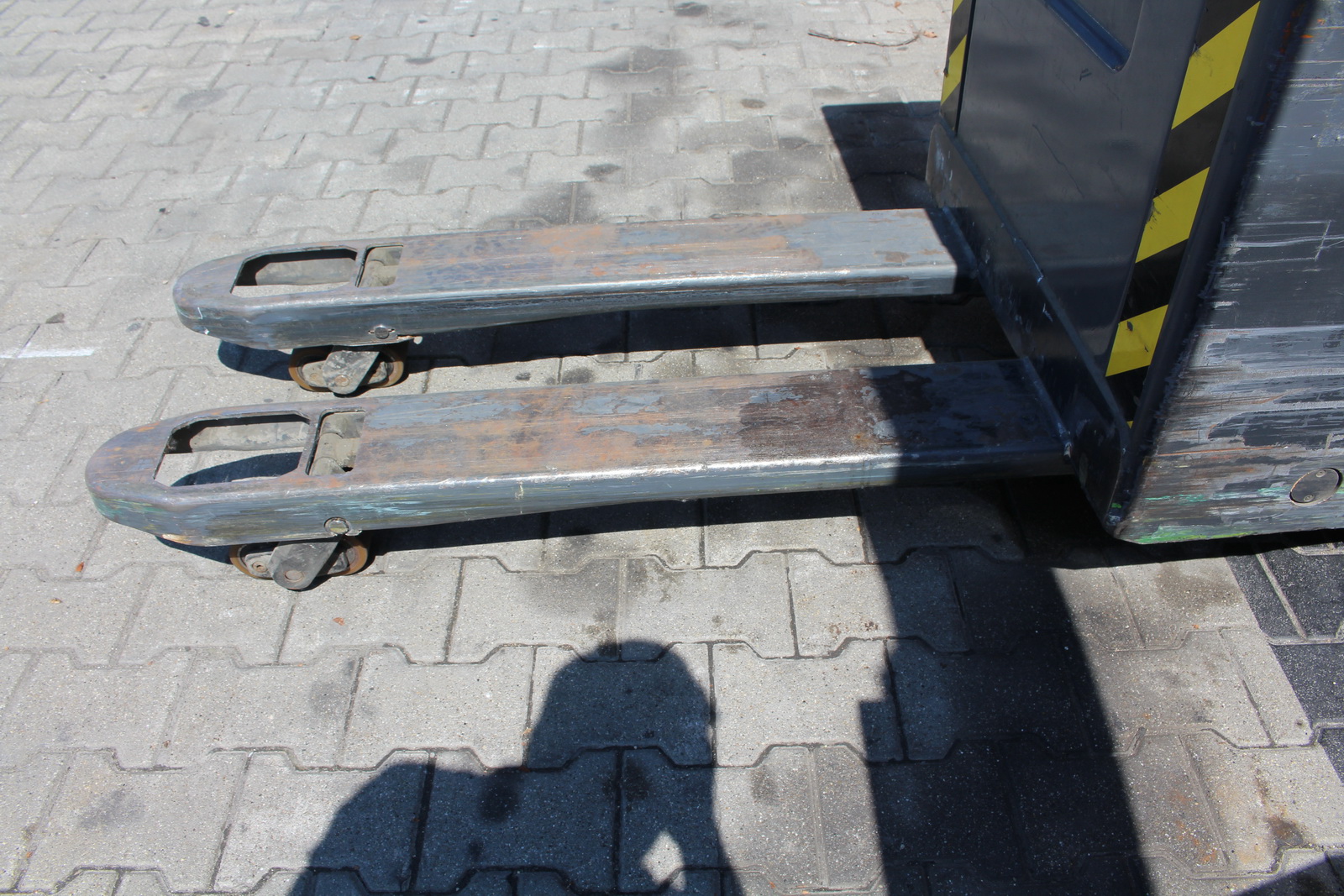 Elektromos raklapszállító targonca 5