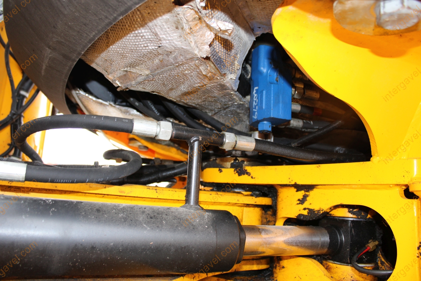 Homlokrakodó - JCB 13