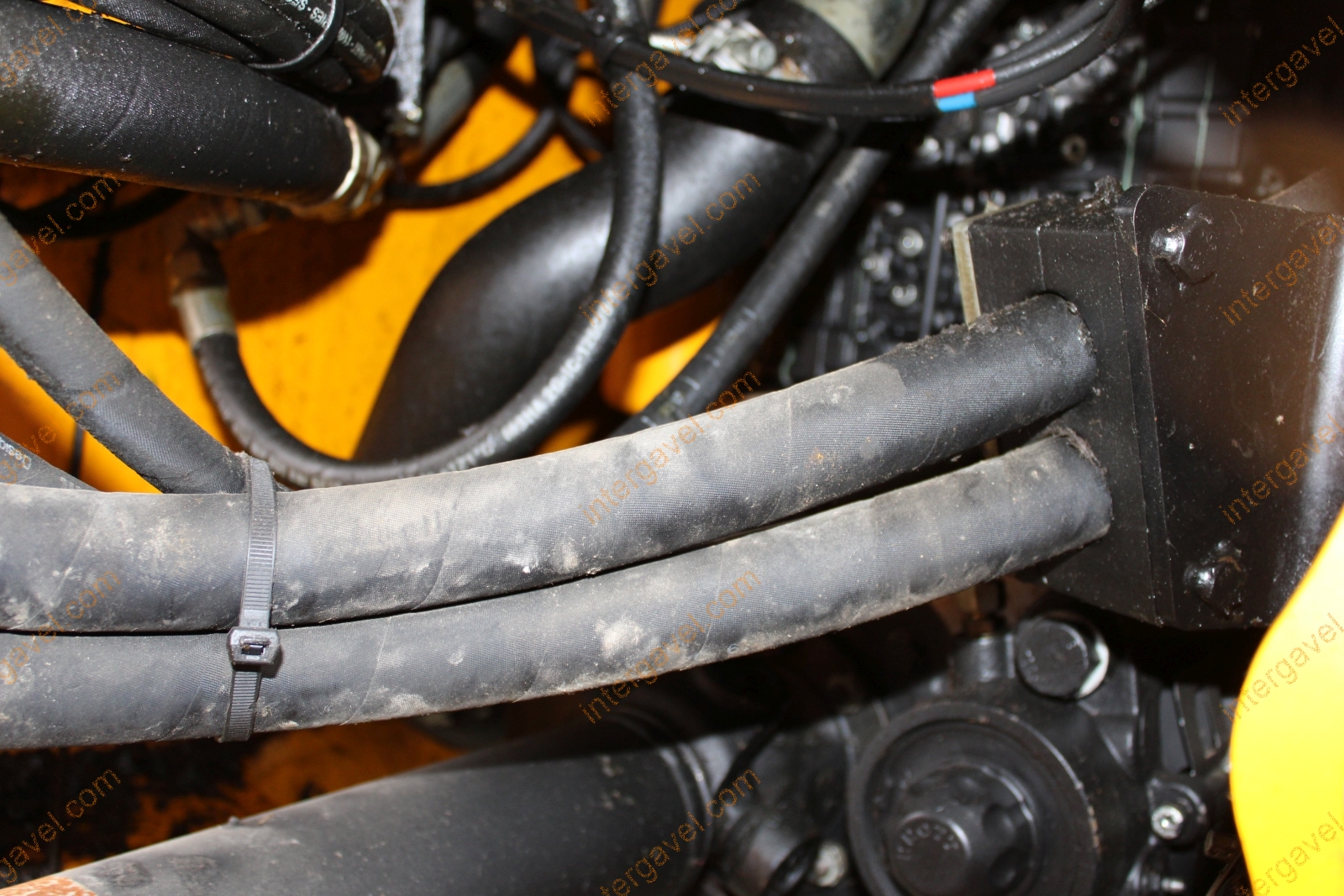 Homlokrakodó - JCB 16