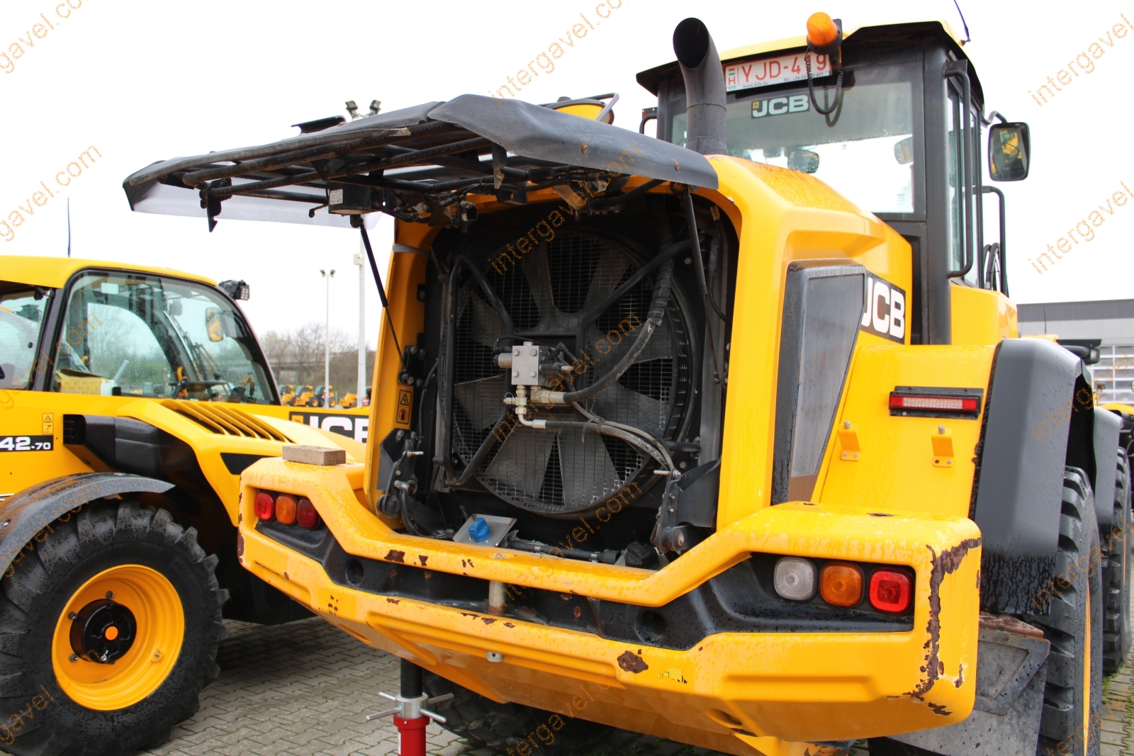 Homlokrakodó - JCB 24