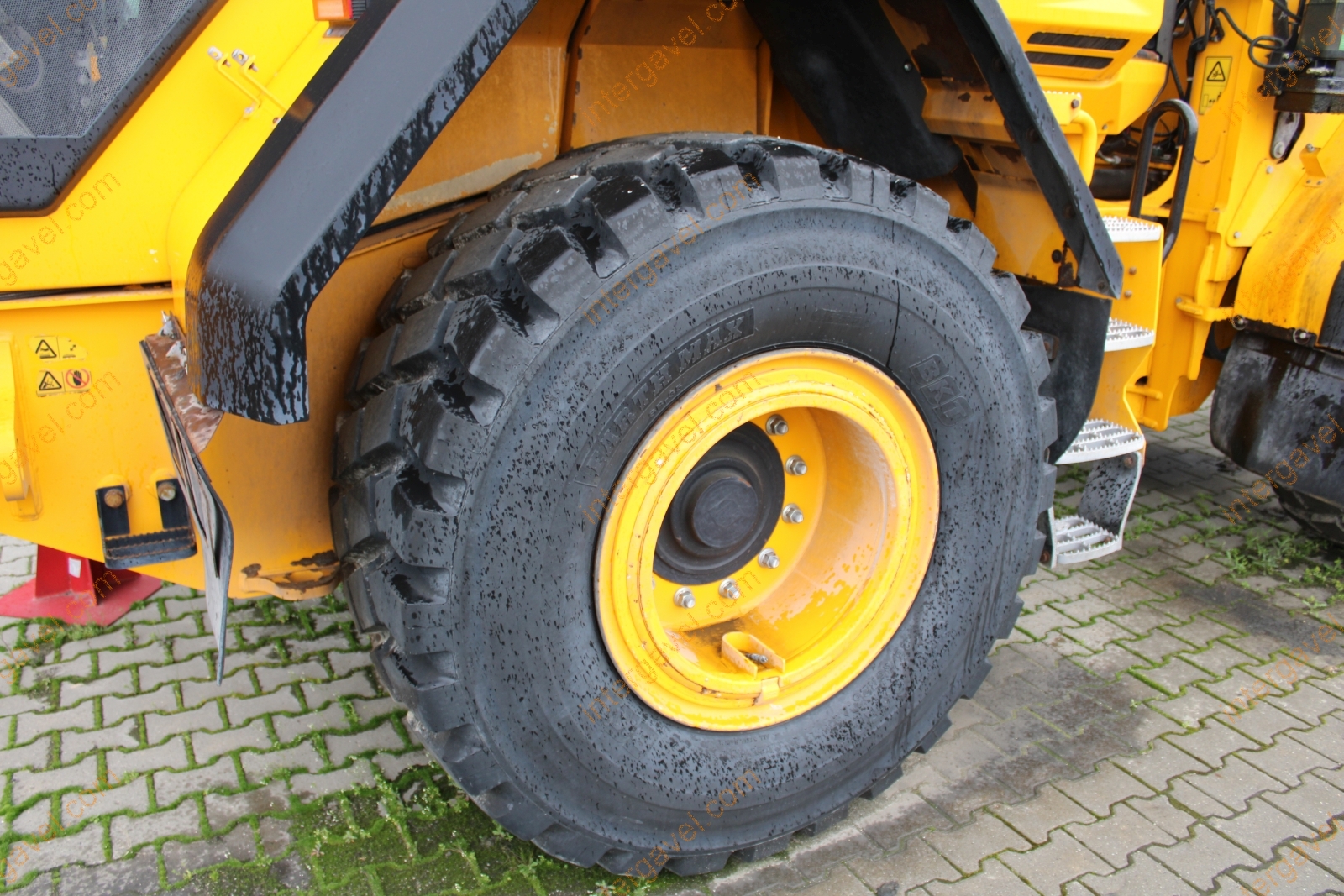 Homlokrakodó - JCB 25