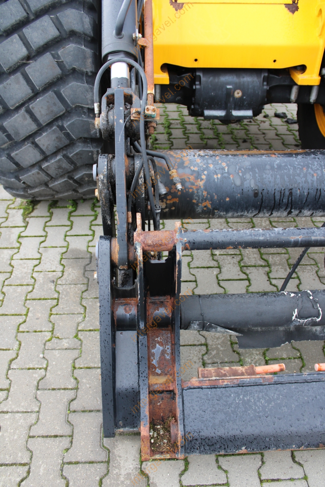 Homlokrakodó - JCB 37