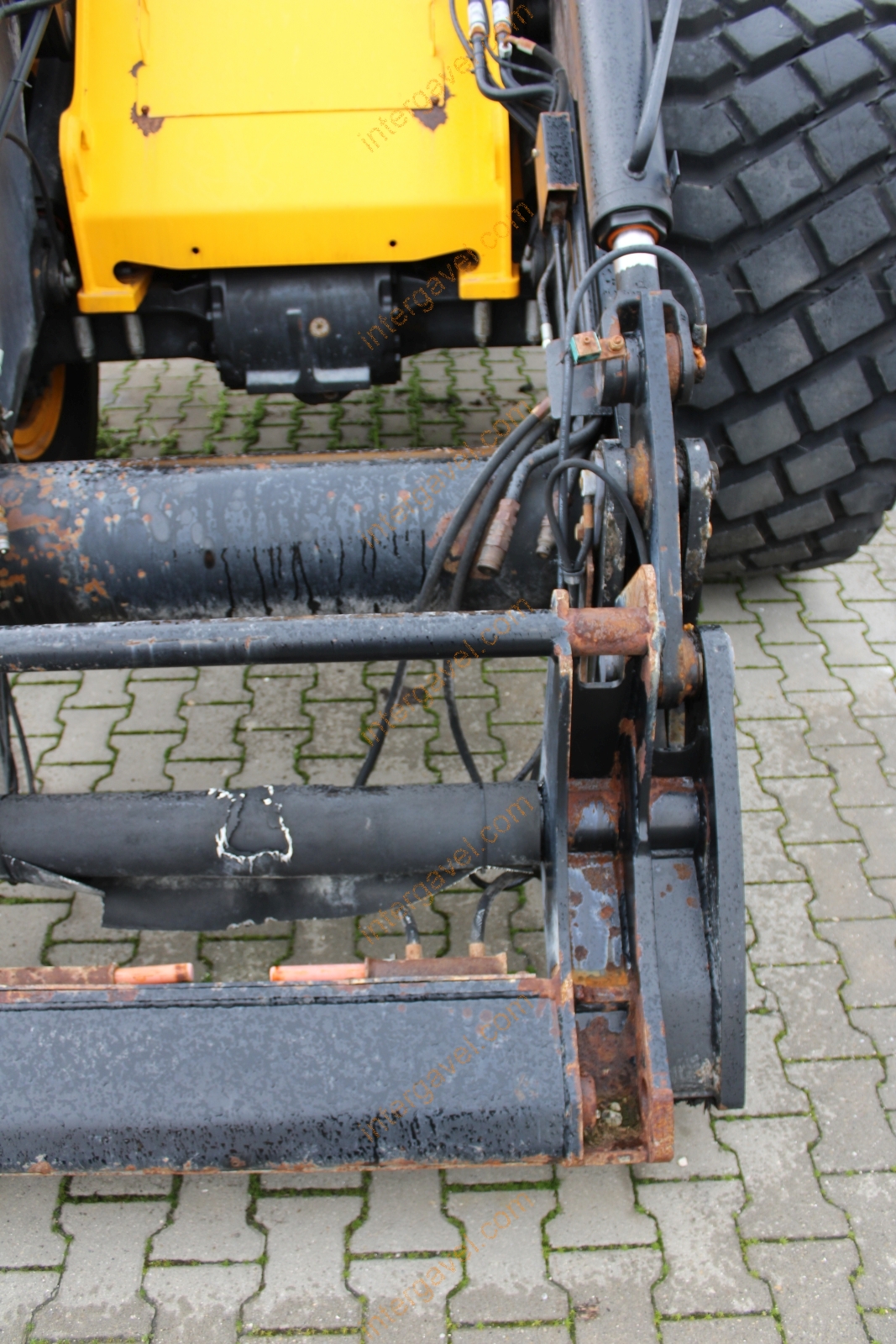 Homlokrakodó - JCB 38