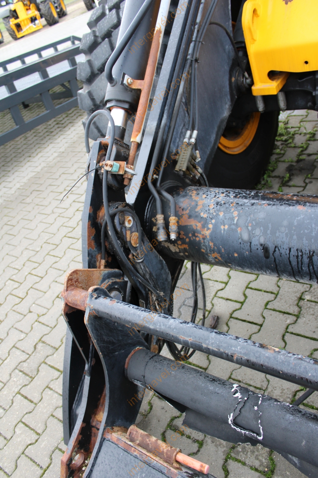 Homlokrakodó - JCB 39