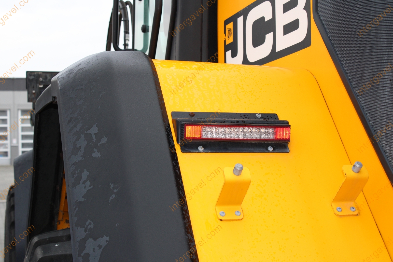 Homlokrakodó - JCB 56