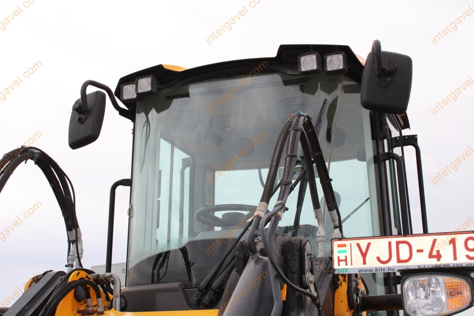 Homlokrakodó - JCB 57