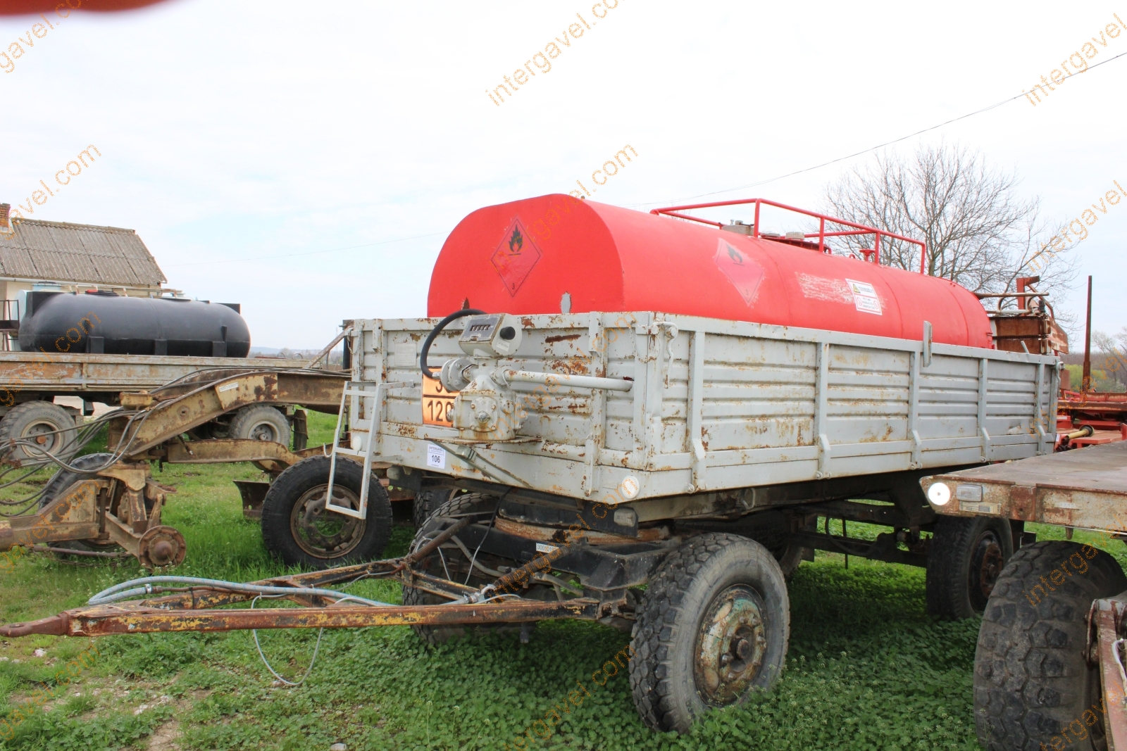 Üzemanyag szállító pótkocsi 4