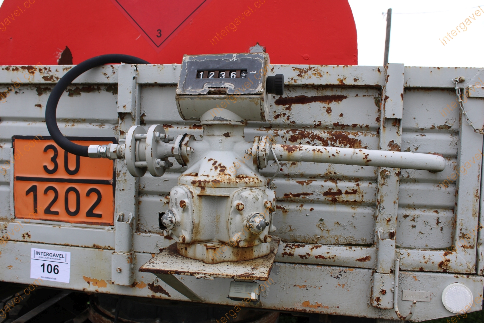 Üzemanyag szállító pótkocsi 15