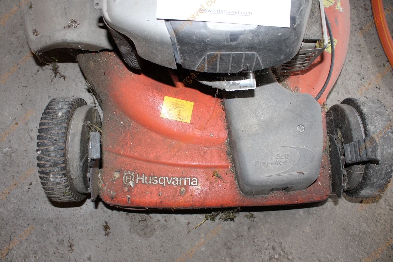 Tolókaros fűnyíró - Husqvarna 3