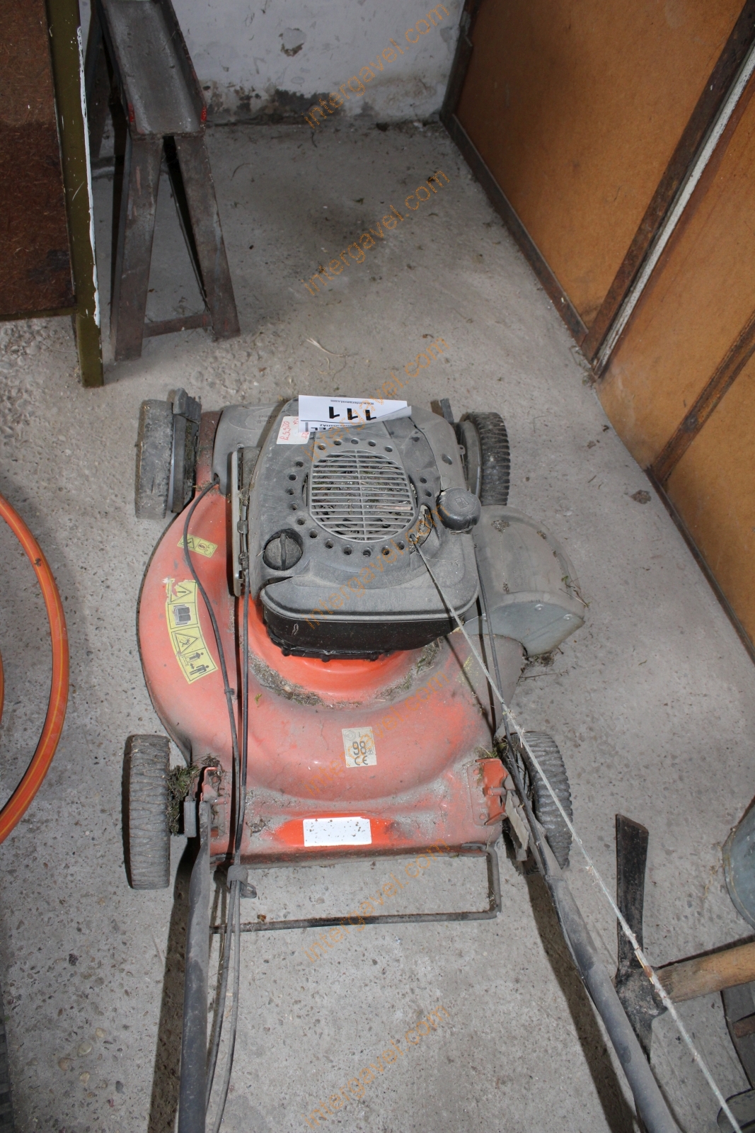 Tolókaros fűnyíró - Husqvarna 4