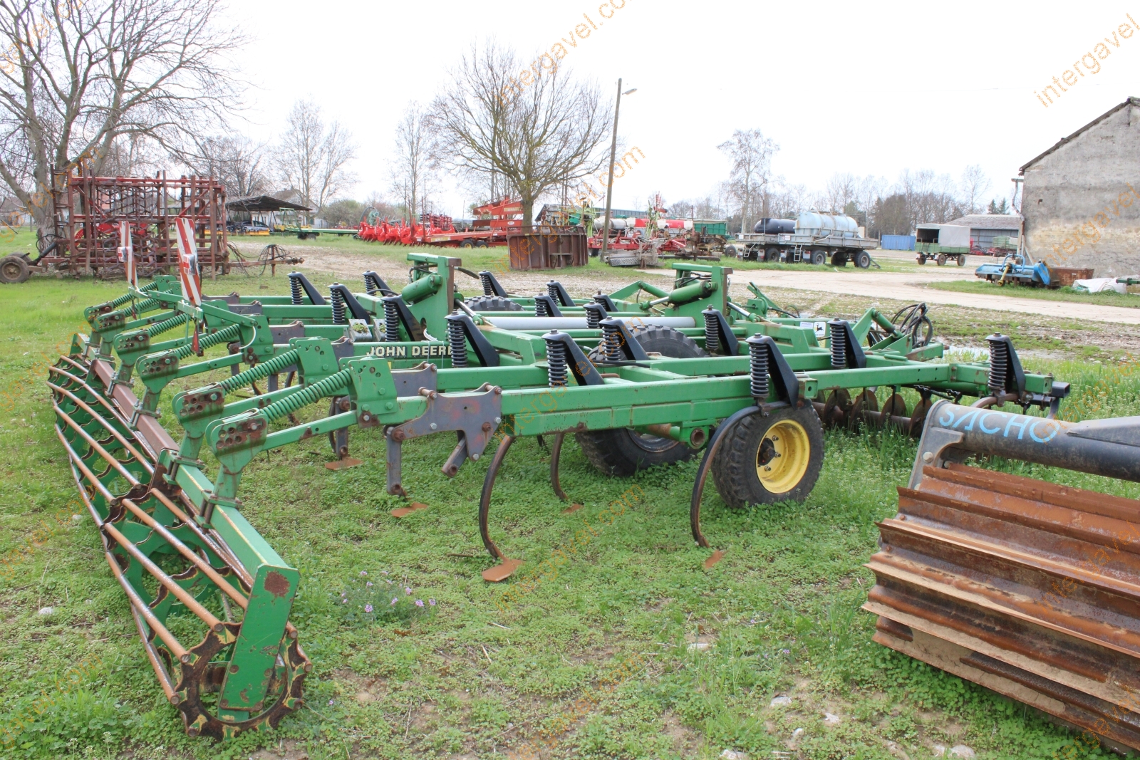 Mulcs kultivátor - John Deere 4