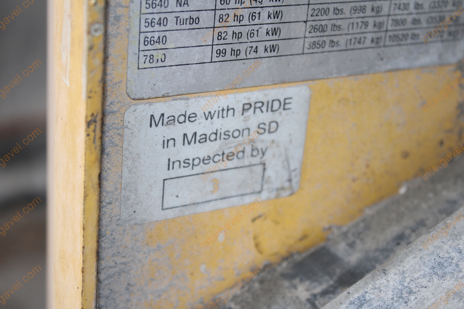 Csúszókormányzású rakodó - GEHL 7