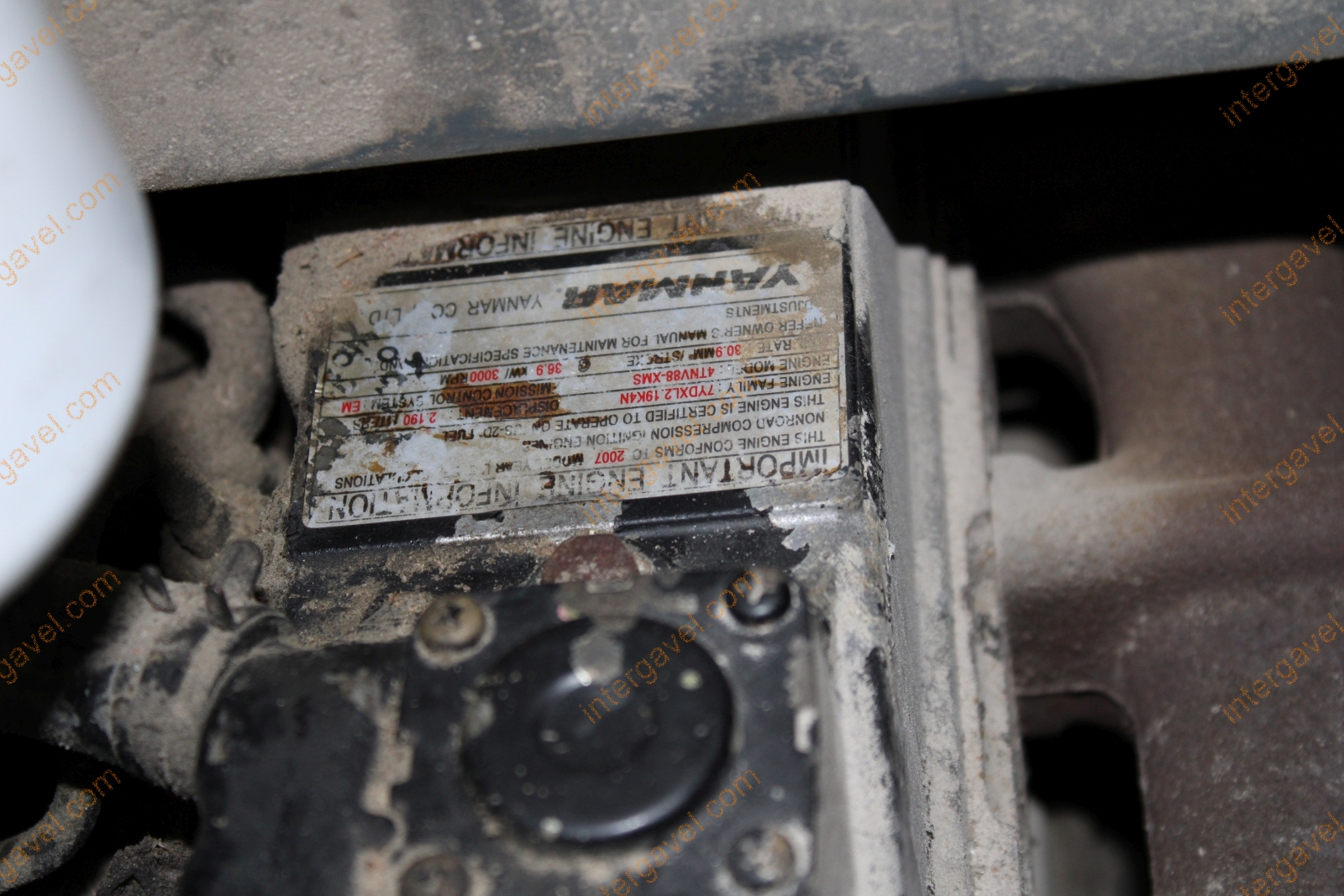 Csúszókormányzású rakodó - GEHL 16