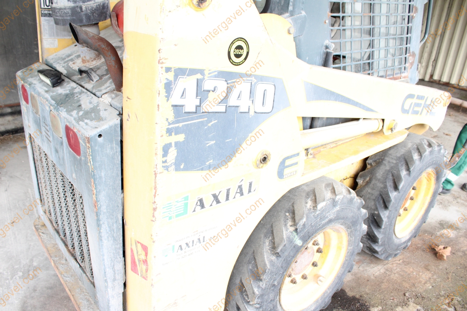 Csúszókormányzású rakodó - GEHL 19