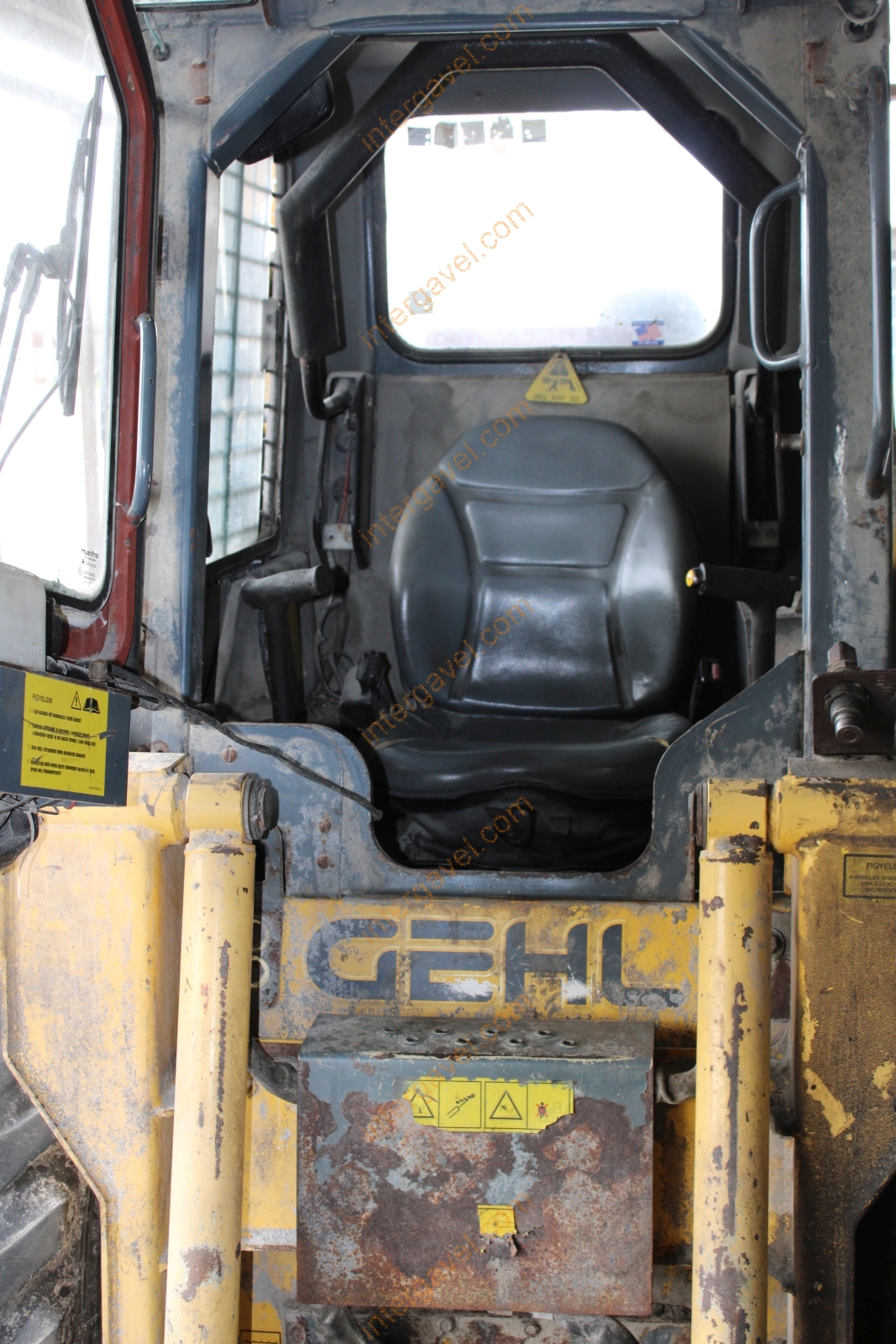 Csúszókormányzású rakodó - GEHL 20